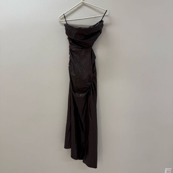 Sold  - Picture 3 of 9